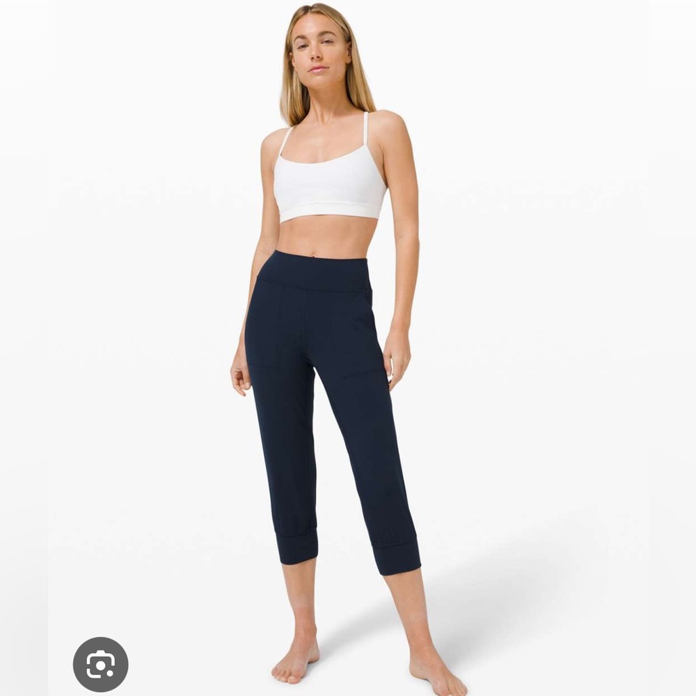 Lululemon Align Cropped Joggers Size 6